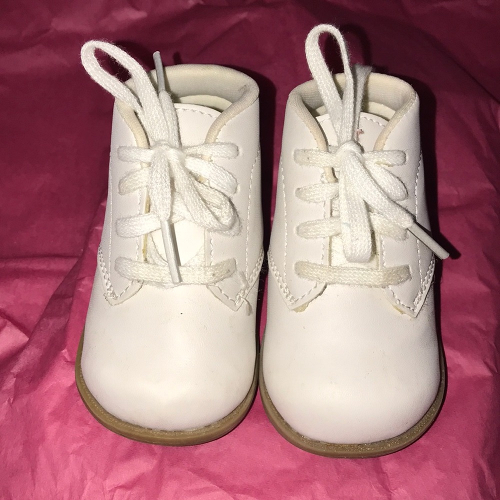 Size 3 wide boy baby shoe white dress shoes EUC